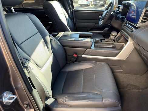 Used 2023 Toyota Sequoia Platinum image 11