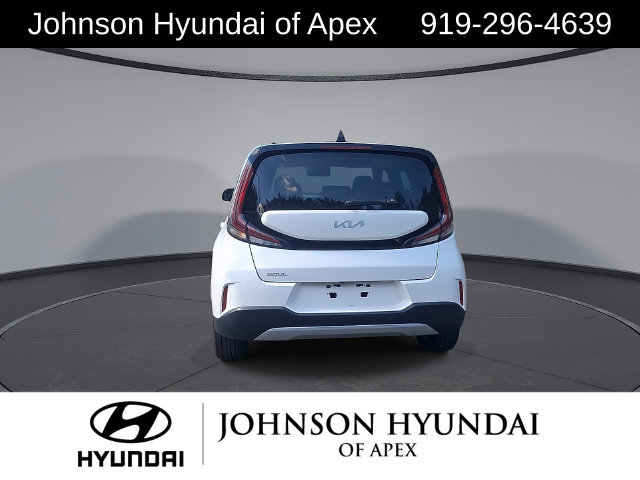 Used 2023 Kia Soul LX w/ LX Technology Package FWD image 8