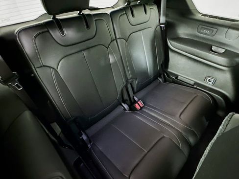 Certified 2025 Jeep Grand Cherokee L Limited w/ Luxury Tech Group II image 40