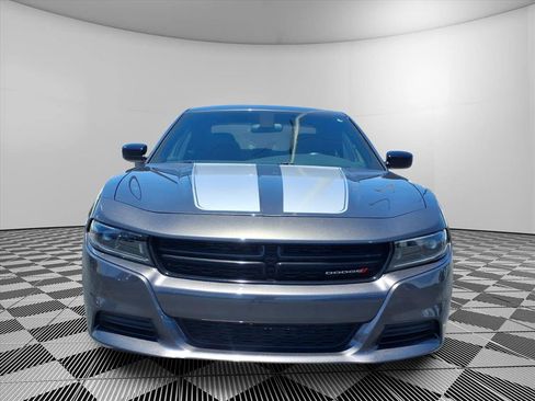 Used 2023 Dodge Charger SXT RWD image 3
