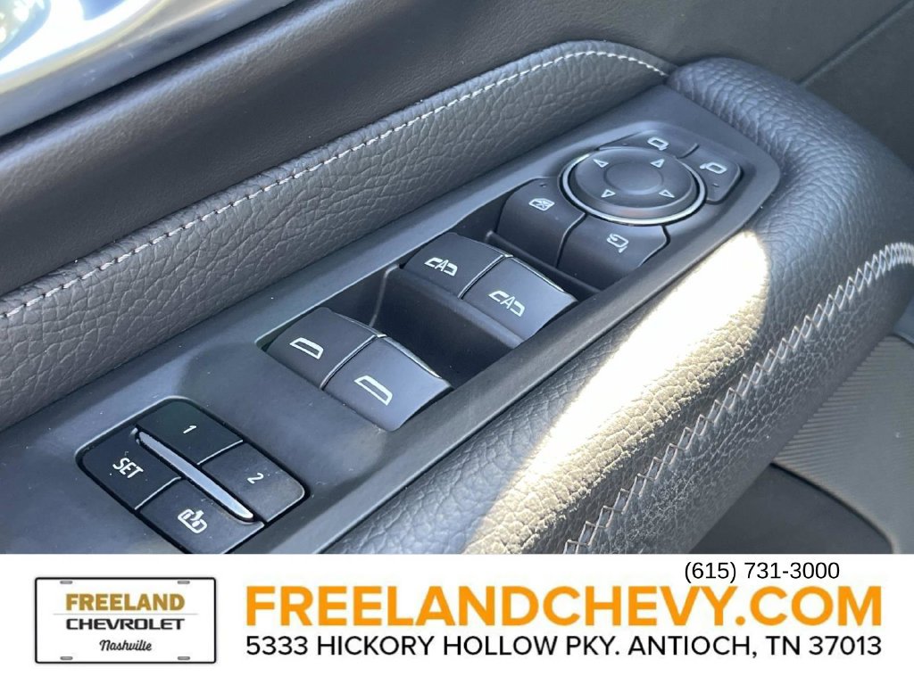 Used 2022 GMC Yukon XL Denali RWD image 32