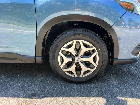 Used 2024 Subaru Forester Premium AWD/4WD image 27