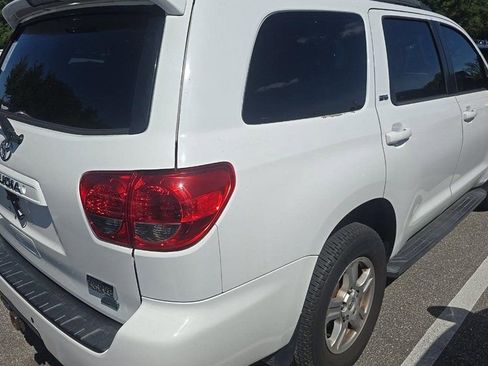 Used 2015 Toyota Sequoia SR5 AWD/4WD image 3