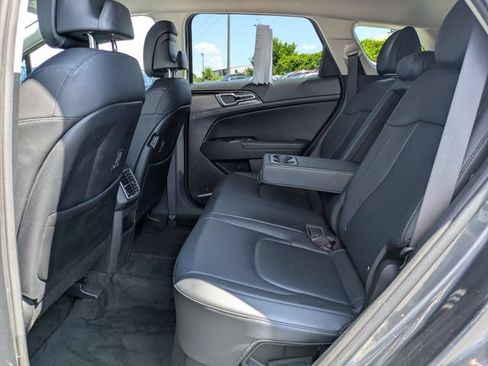 Used 2023 Kia Sportage EX AWD/4WD image 19