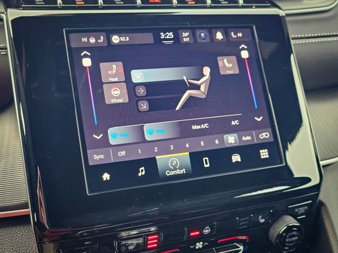 New 2025 Jeep Grand Cherokee Laredo X w/ Luxury Tech Group I image 24