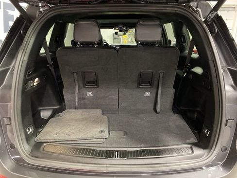 Used 2023 Jeep Grand Cherokee L Laredo image 25