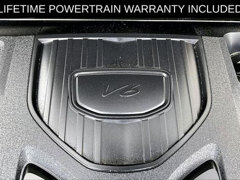 Used 2025 Porsche Panamera 4 w/ Premium Package AWD/4WD image 45