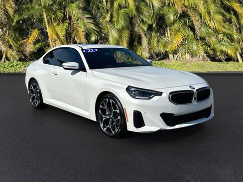 Used 2025 BMW 230i xDrive Coupe w/ Convenience Package AWD/4WD image 2