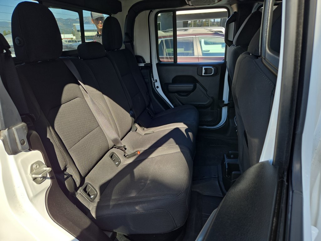 Used 2023 Jeep Gladiator Sport AWD/4WD image 15