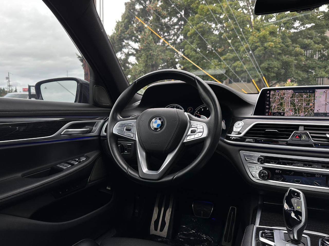 Used 2019 BMW 740i w/ Executive Package RWD image 11