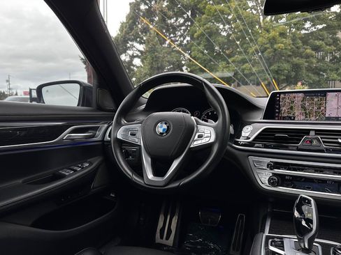 Used 2019 BMW 740i w/ Executive Package RWD image 11