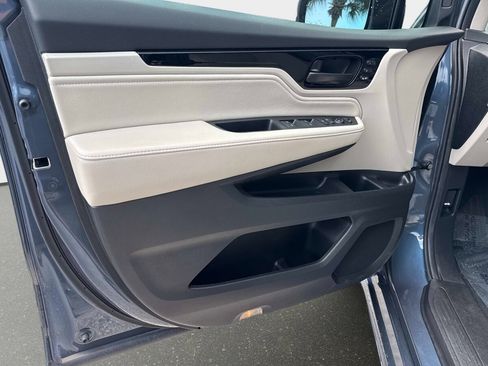 Certified 2025 Honda Odyssey Touring image 17