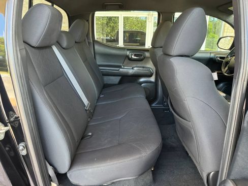 Used 2016 Toyota Tacoma TRD Sport w/ Towing Package AWD/4WD image 17