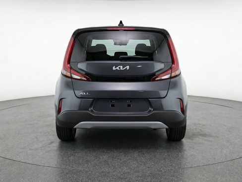 Used 2025 Kia Soul LX w/ LX Technology Package FWD image 7