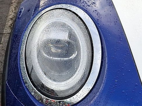 Used 2021 MINI Cooper 2-Door Hardtop w/ Storage Package image 8