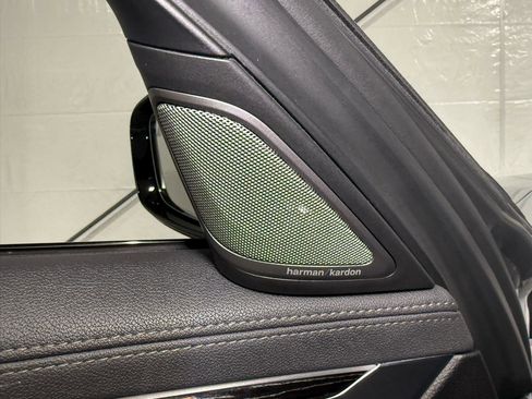 Used 2019 BMW 740i w/ M Sport Package image 13