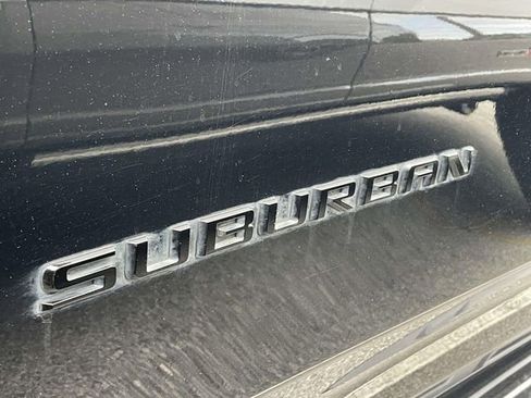 Used 2022 Chevrolet Suburban RST w/ Luxury Package RWD image 8