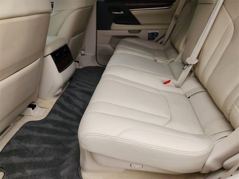 Used 2020 Lexus LX 570 4WD w/ Luxury Package image 30