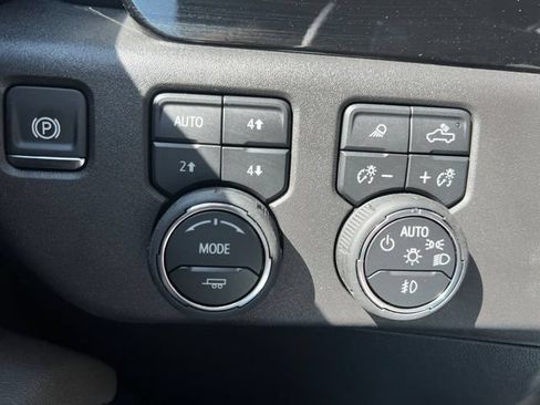 Certified 2025 Chevrolet Silverado 1500 ZR2 AWD/4WD image 24
