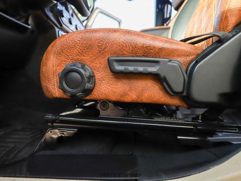 Used 2023 Jeep Gladiator Sport image 36