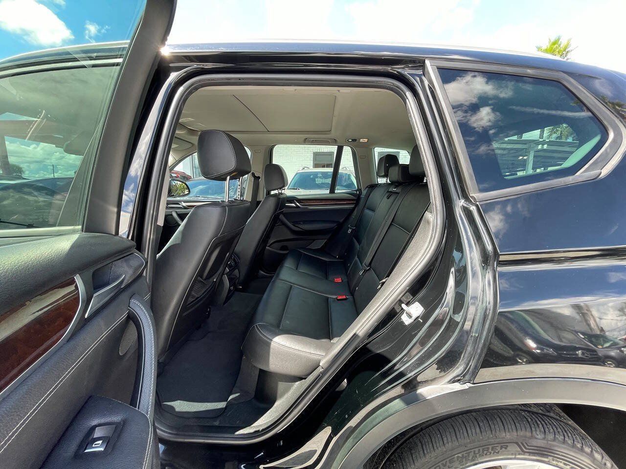 Used 2017 BMW X3 sDrive28i RWD image 4