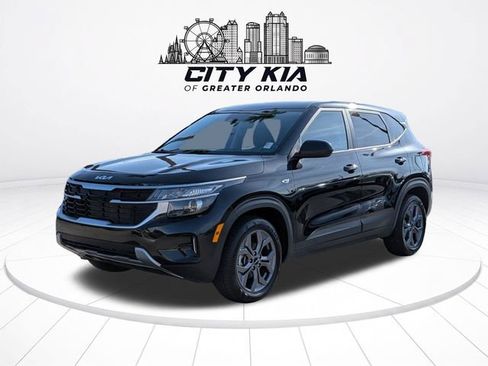 Certified 2026 Kia Seltos LX FWD image 2