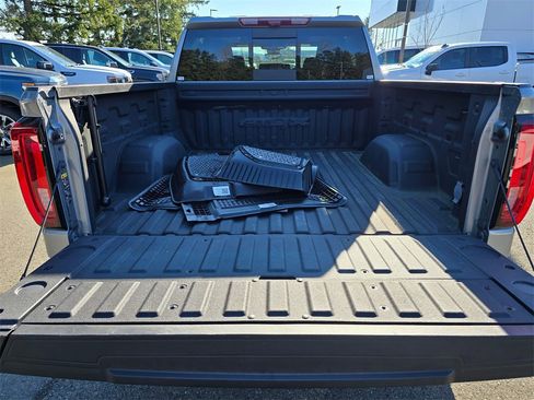 Used 2024 GMC Sierra 1500 AT4X image 14