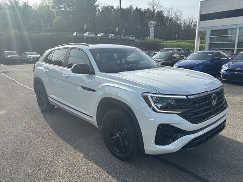 Used 2025 Volkswagen Atlas Cross Sport SEL R-Line AWD/4WD image 1