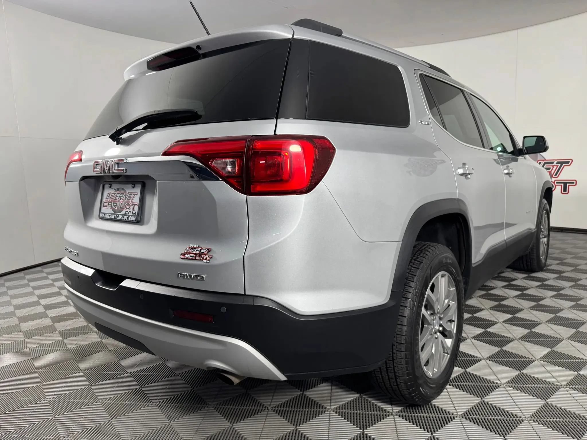 Used 2017 GMC Acadia SLE w/ Driver Alert Package I AWD/4WD image 26