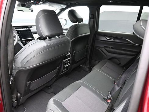 New 2025 Jeep Grand Cherokee Laredo X image 16