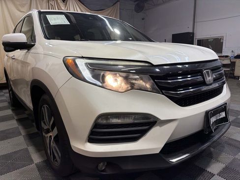 Used 2017 Honda Pilot Touring image 6