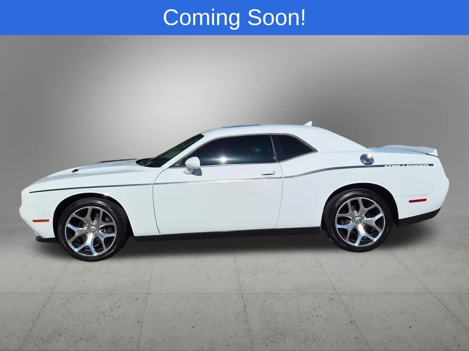 Used 2015 Dodge Challenger SXT Plus w/ Driver Convenience Group RWD image 3