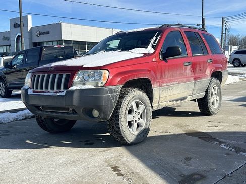 Used 2004 Jeep Grand Cherokee Laredo w/ Tan Your Hide Group image 2