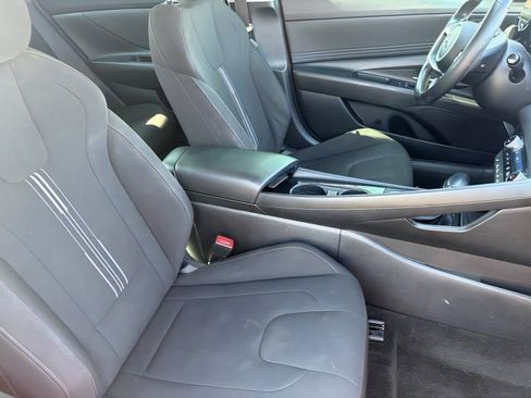 Used 2022 Hyundai Elantra SEL w/ Convenience Package FWD image 30