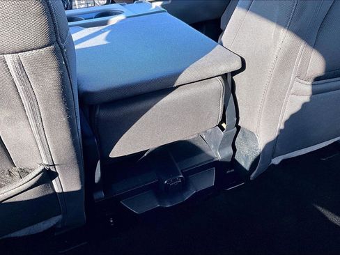 Used 2020 Ford F150 XLT image 11