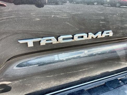 Used 2019 Toyota Tacoma SR5 AWD/4WD image 28