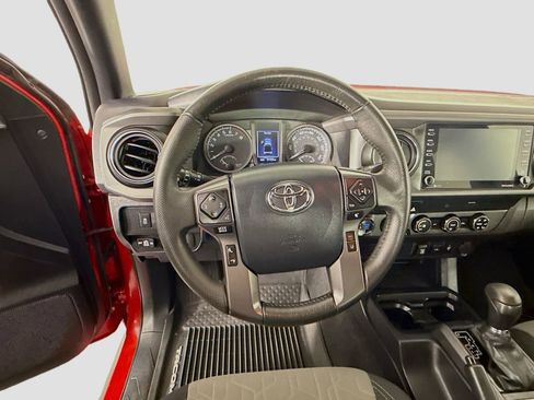 Used 2020 Toyota Tacoma TRD Off-Road image 11