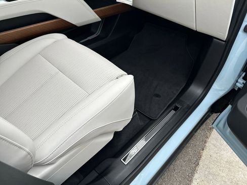 New 2026 Cadillac Vistiq Premium Luxury AWD/4WD image 40