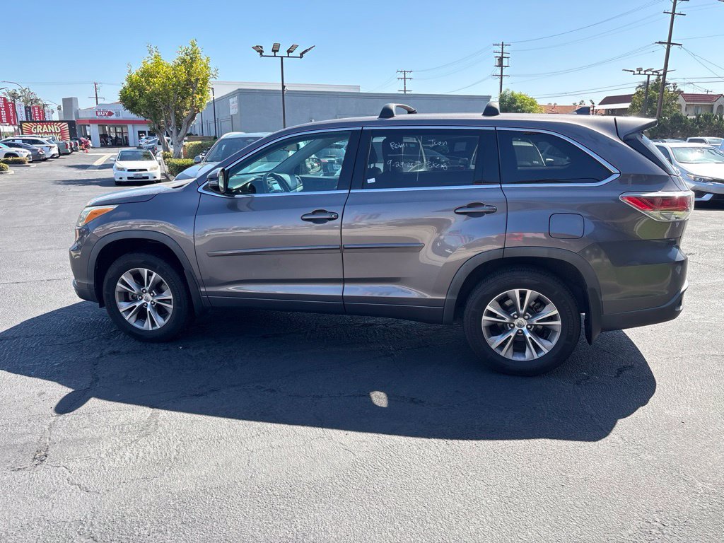 Used 2015 Toyota Highlander Plus FWD image 7