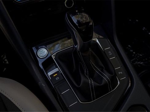 New 2025 Volkswagen Taos SE image 14