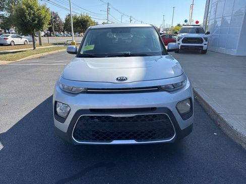Used 2021 Kia Soul LX image 2