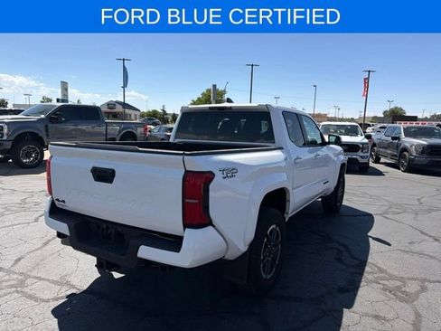 Used 2024 Toyota Tacoma TRD Sport AWD/4WD image 9