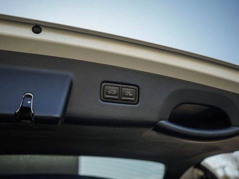 New 2026 Kia Carnival EX image 9