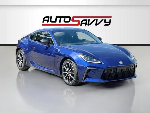Used 2025 Toyota GR86 w/ ALL Weather Mat Package (TMS) RWD image 1