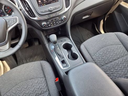 Used 2023 Chevrolet Equinox LT FWD image 10