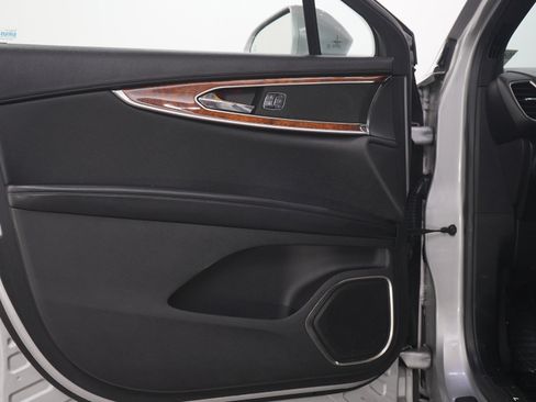Used 2018 Lincoln MKX Reserve w/ Lincoln MKX Climate Package AWD/4WD image 19