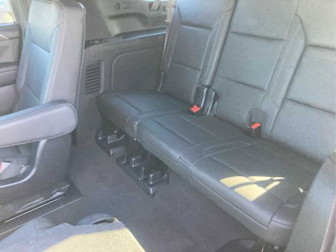Used 2021 Chevrolet Suburban Z71 AWD/4WD image 17