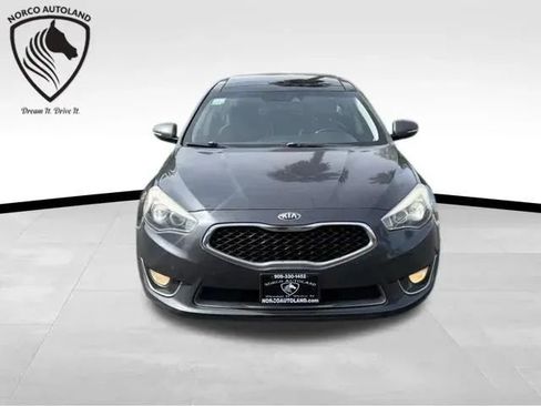 Used 2014 Kia Cadenza Premium w/ Technology Package FWD image 2