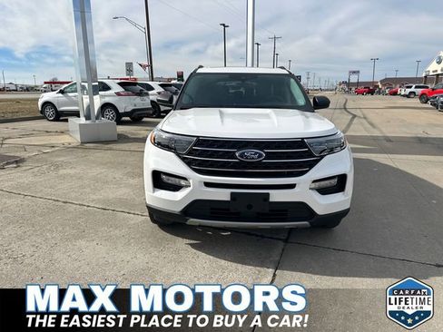 New 2024 Ford Explorer XLT w/ Equipment Group 202A image 2