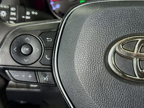 Used 2019 Toyota RAV4 XLE Premium image 13